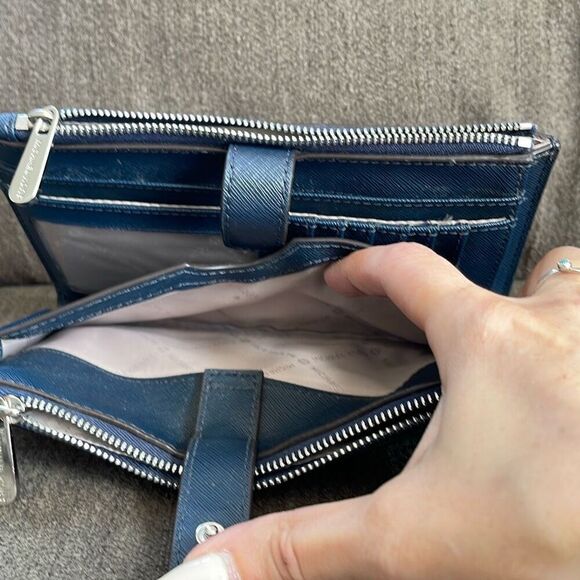 Michael Kors Jet Set Travel cross grain leather wristlet phone wallet navy - Picture 10 of 12